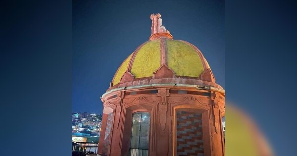 Rayo impacta el Templo de Pardo en Guanajuato capital y provoca daños en su cúpula