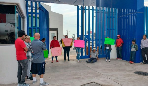 Frente a Fiscalía de Pénjamo, exigen justicia para familia que murió en choque contra conductor ebrio 