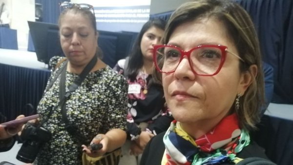 Claudia Gómez, aspirante a la rectoría de la UG, evita declaraciones por caso de Julio César Kala