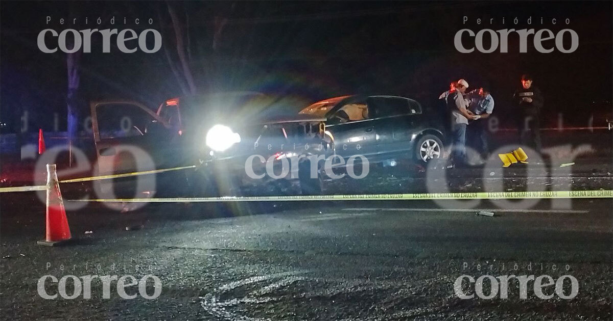 Aparatoso accidente en la carretera de Abasolo-Pénjamo deja una persona muerta