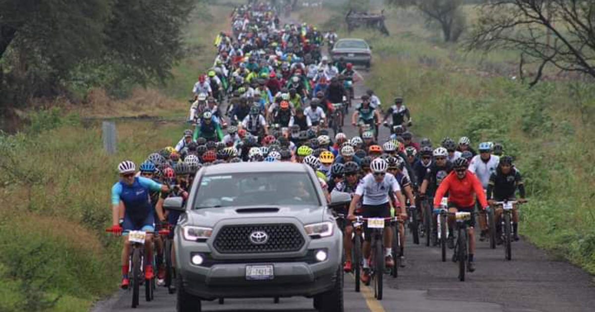 Corren 700 ciclistas en Maratón Cimarrón 2023 de Manuel Doblado 