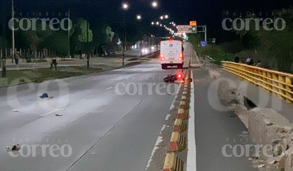 Tragedia en el bulevar Timoteo Lozano de León; muere mamá frente a su bebé y su esposo