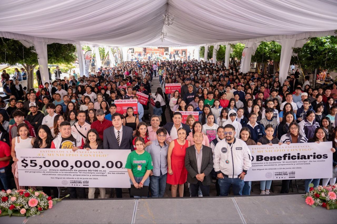 Refrenda gobierno municipal apoyo a jóvenes de San Miguel de Allende 