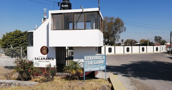 Habitantes de Labor de Valtierra urgen pavimentación de calles pendientes en Salamanca