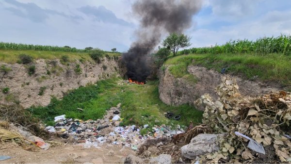 Toneladas de basura abandonada en Silao: Campos de extracción se convierten en vertederos