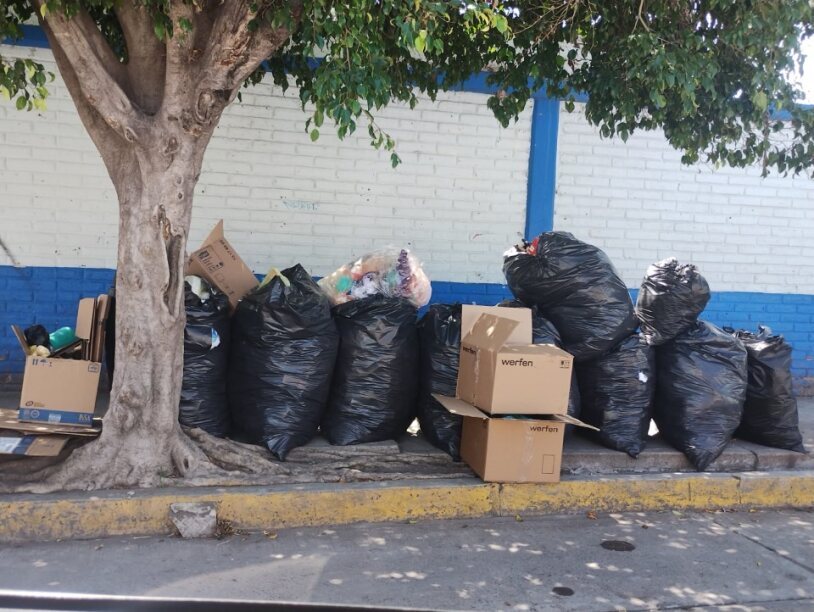 Acusan retraso y ausencia de recolección de basura en Los Pinos y Villas del Parque en Salamanca