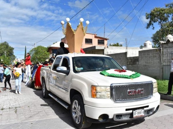 Niño muere atropellado en el desfile patrio en Puebla