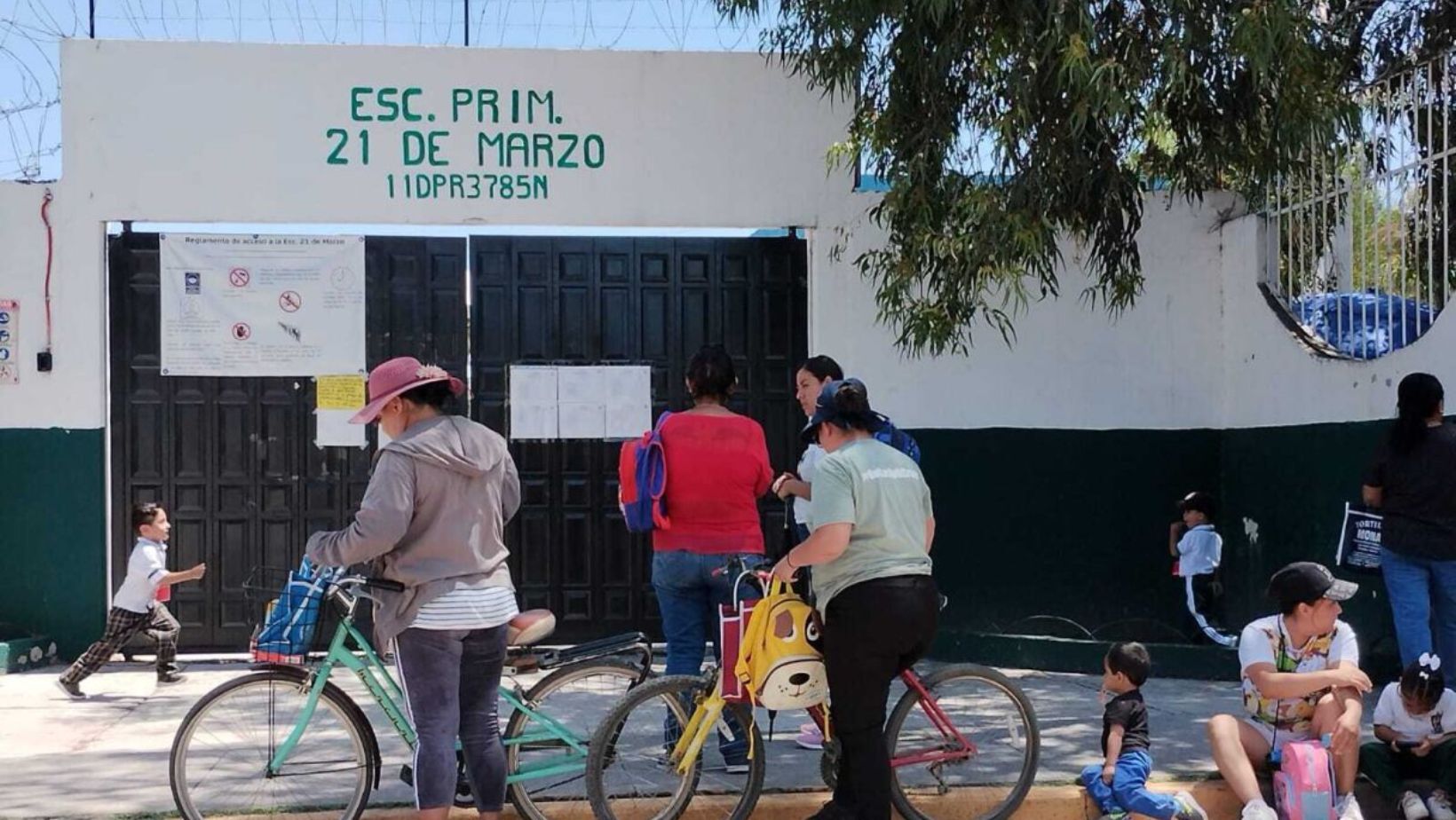 ¿Y las cuotas? Denuncian padres mal manejo de recursos en primaria 21 de marzo de Salamanca