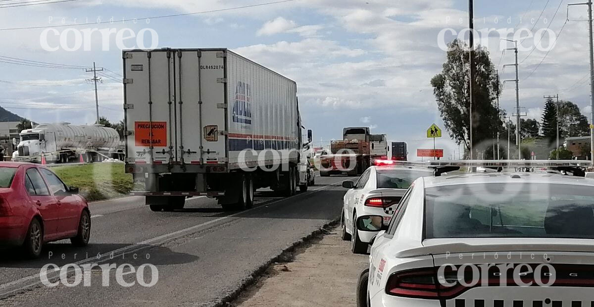 Localizan el cuerpo de un motociclista en carretera de San Luis de la Paz