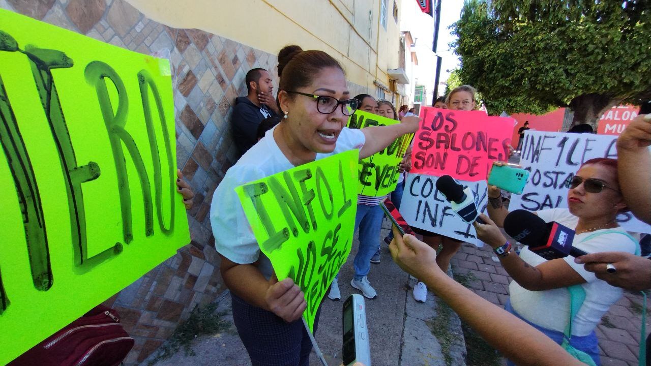 Habitantes de la Infonavit 1 protestan contra actividades del DIF Salamanca: “nunca hicieron nada”, critican 