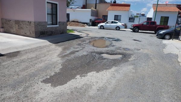 Un camino decadente vulnera a 6 colonias de Irapuato y deja a merced de robos