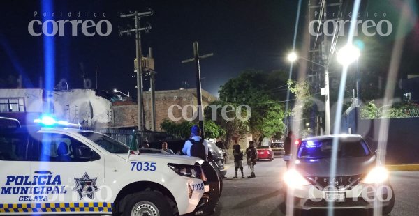 Balacera en el Barrio de San Antonio de Celaya deja un policía y un adulto mayor muertos  