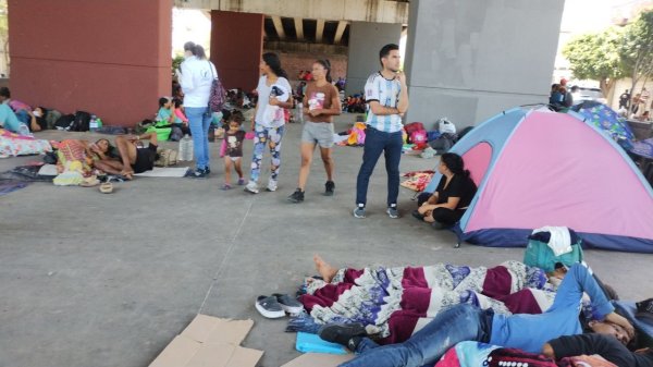 Más de dos mil migrantes siguen ‘atrapados’ en Irapuato: detectan un caso de Covid entre ellos 