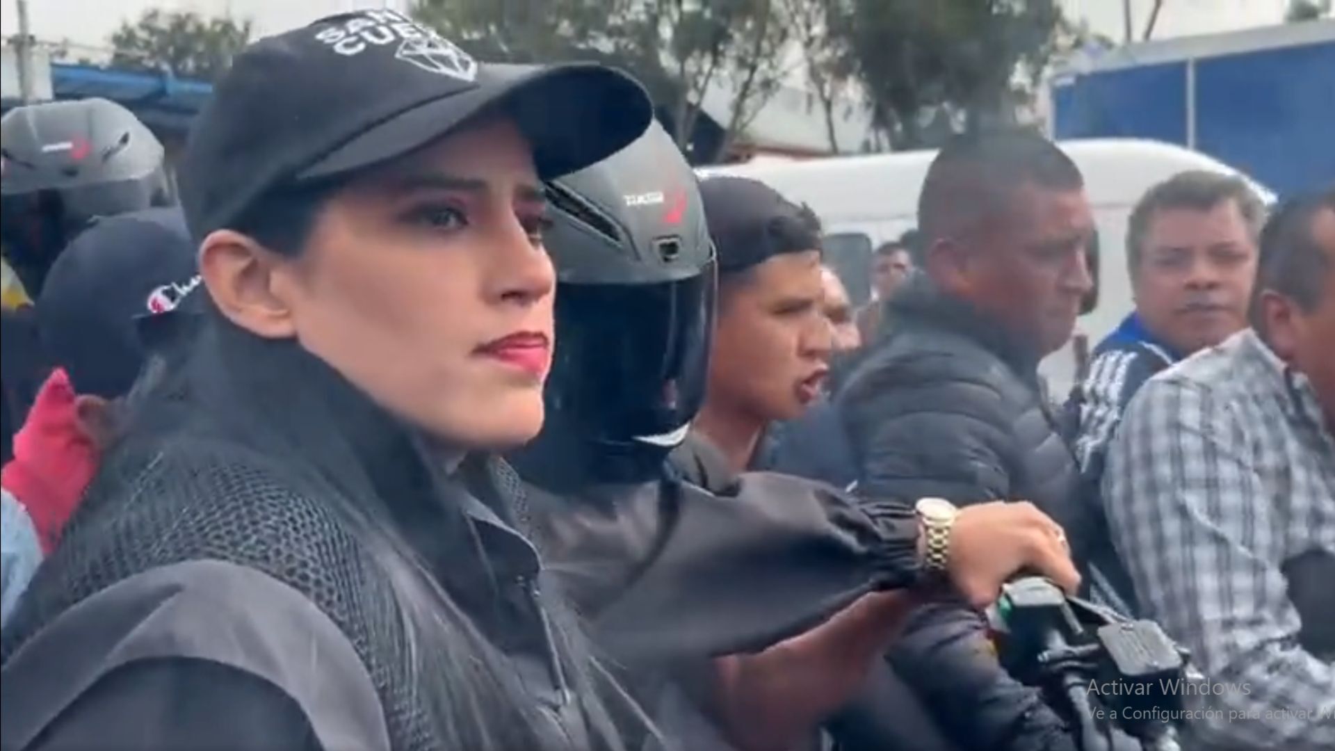 Sandra Cuevas recorre Iztapala y denuncia agresiones: “me  están secuestrando“ (Video)