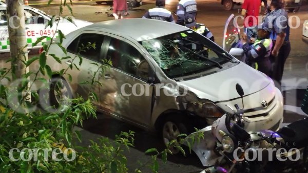 Choque de motocicleta en Celaya cobra la vida de joven de 19 años y deja una mujer herida