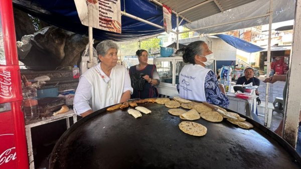 ¿Cómo se forjó la tradición de gorditas y antojitos Mary en el Mercado Embajadoras?