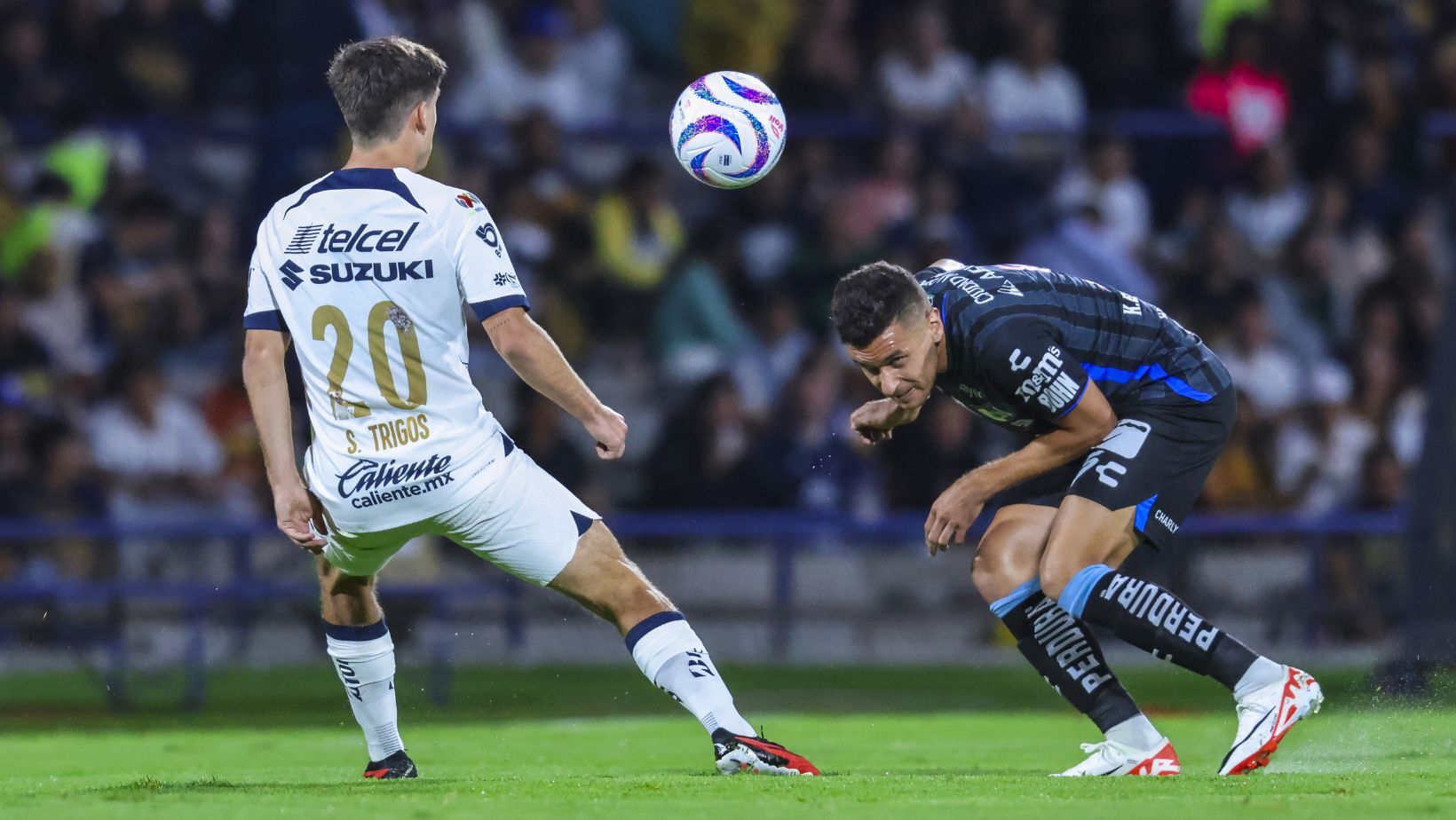 Pumas de la UNAM resurge con goleada 4-0 ante los Gallos del Querétaro