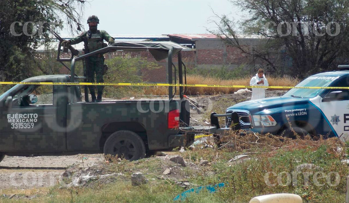 Hallan dos cuerpos enterrados en León cerca de planta de SAPAL 