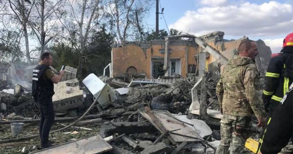 Trágico bombardeo en Ucrania deja 49 muertos en ataque calificado como 'terrorismo ruso’