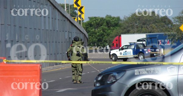 Alarma presunta bolsa con explosivos en parada de autobuses de carretera lateral Apaseo El Grande-Celaya