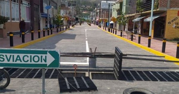 Esta calle de Huanímaro vive entre aguas negras e inundaciones; urgen atención de las autoridades 