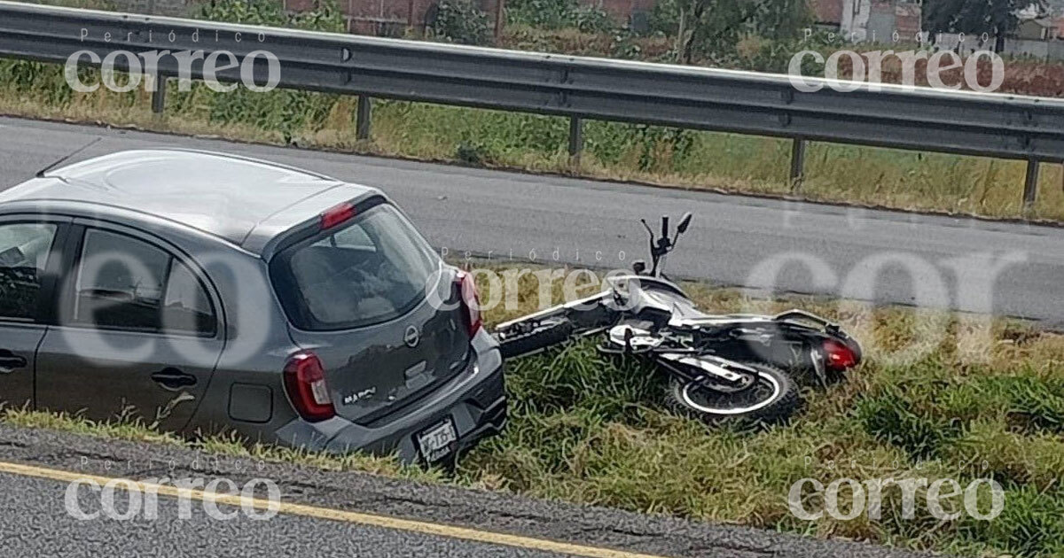 Arrollan a padre e hijo que viajaban sobre una motocicleta en el Libramiento Sur de Irapuato 