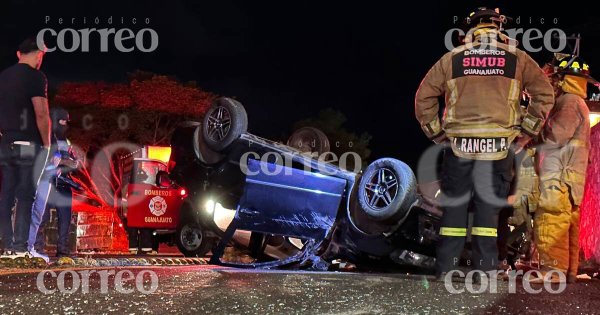 Volcadura a la altura del Puente Marlboro en Guanajuato capital deja una persona lesionada 