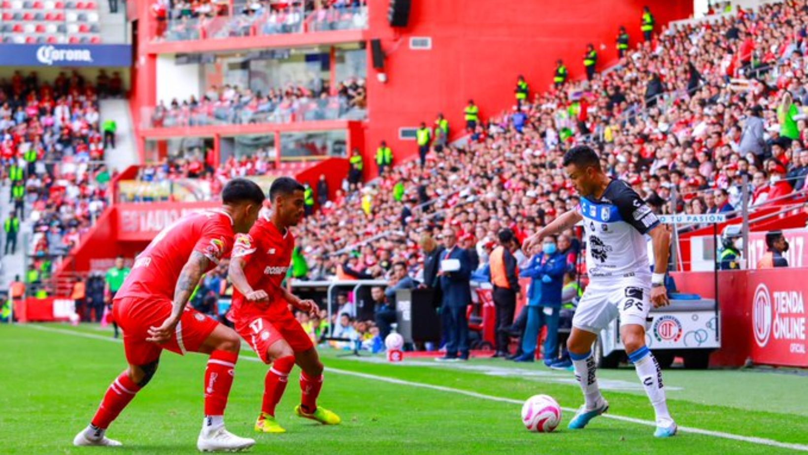 Toluca triunfa con un impresionante 3-1 sobre los Gallos Blancos de Querétaro