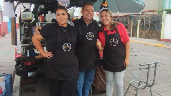 ¿Cómo un food truck de café se convirtió en un clásico en Salamanca? Esta es la historia de Carlos