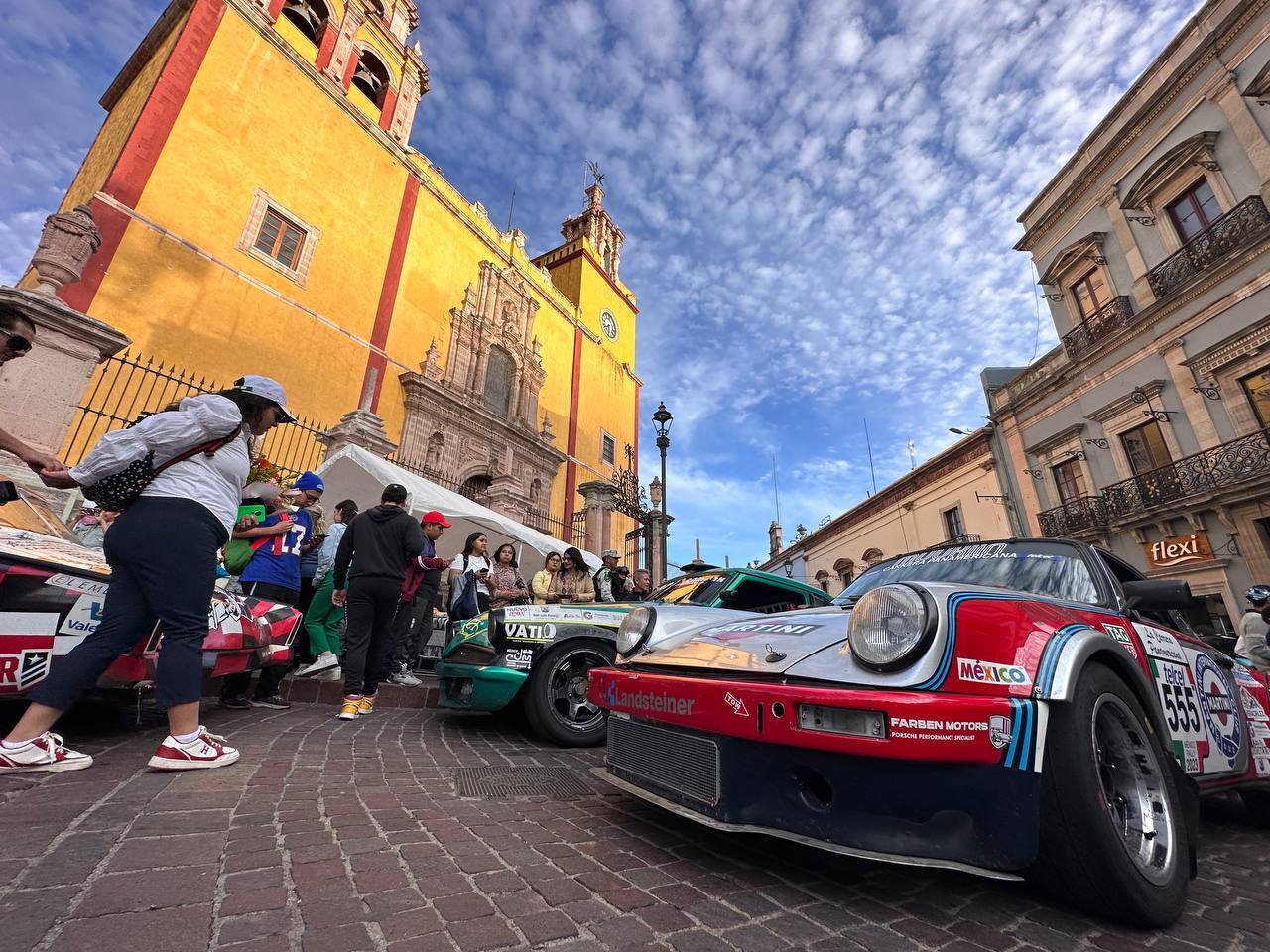 Carrera Panamericana 2023 engalana a Guanajuato; arriban autos deportivos a la capital 