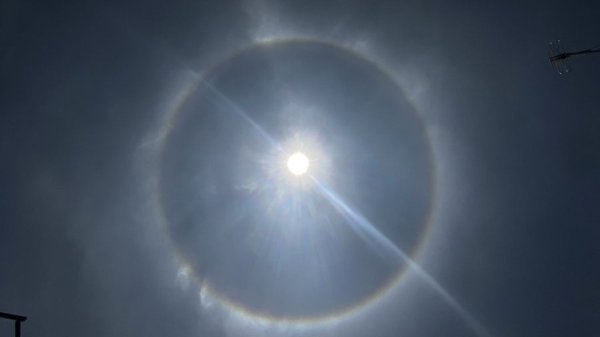 ¿Viste el arcoíris alrededor del sol hoy? Por esto se formó el halo solar visible desde Querétaro y Guanajuato