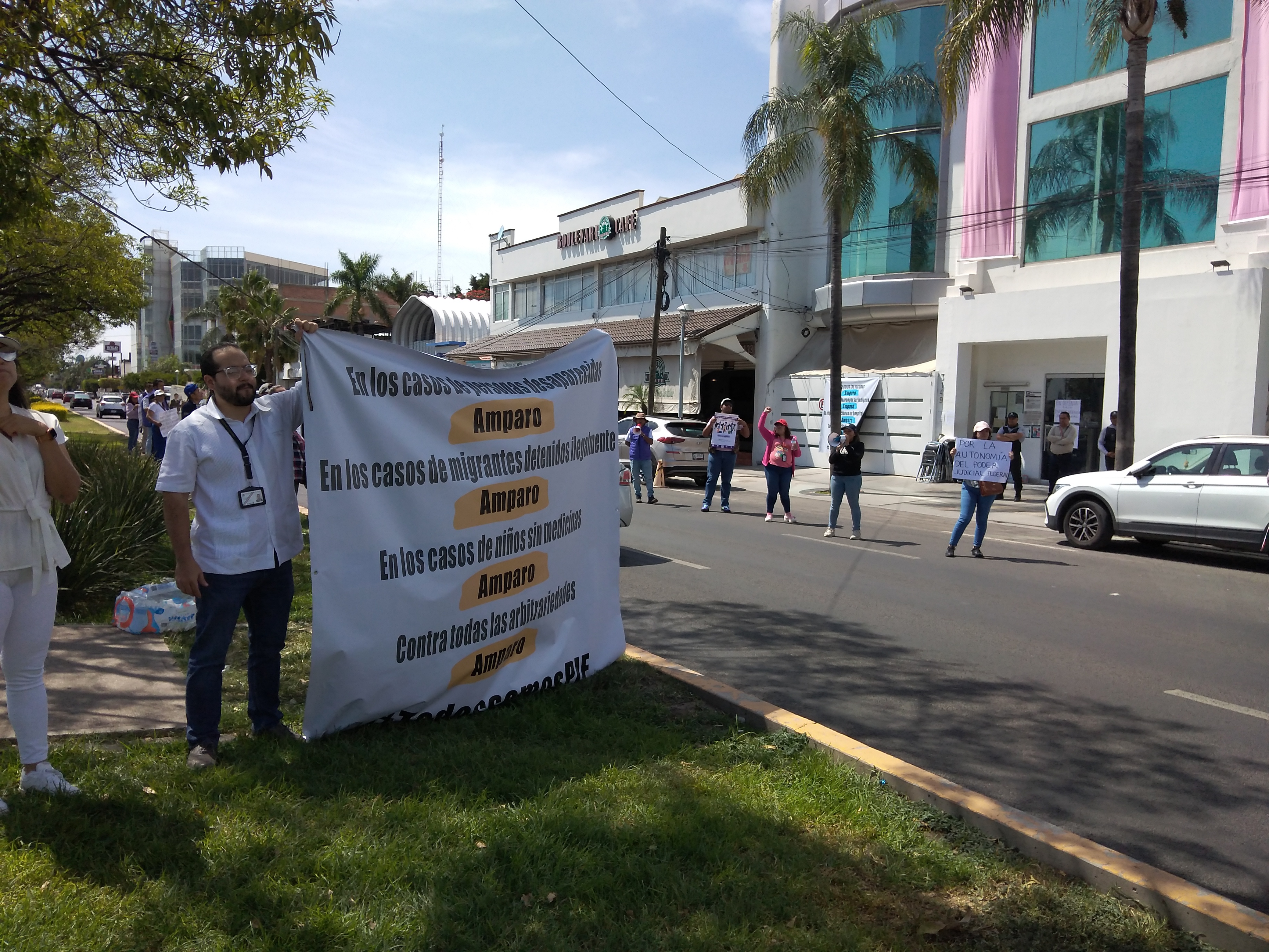 Trabajadores del Poder Judicial en Guanajuato mantienen protestas por tercer día