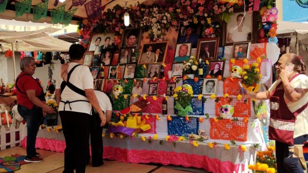 Obispo Enrique Díaz insta a celebrar el 'Día de Muertos' con reflexión y esperanza