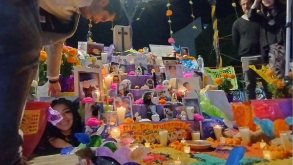 Con altares y desfiles, Guanajuato inicia celebraciones por el Día de Muertos