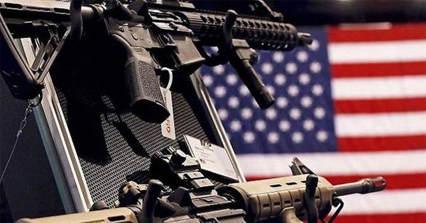 Congresistas de EUA buscan combatir el tráfico de armas a México con nueva ley