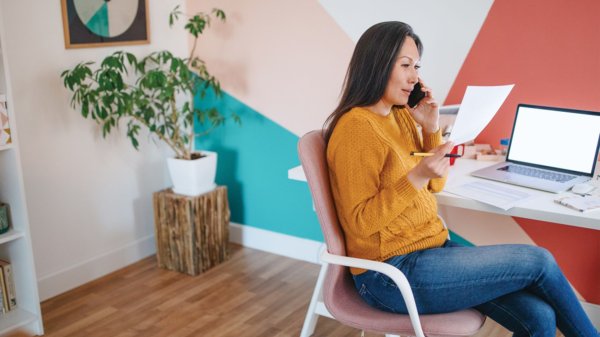 Jornada laboral 2023: trabajadores Home Office podrían no entrar en reducción de jornada