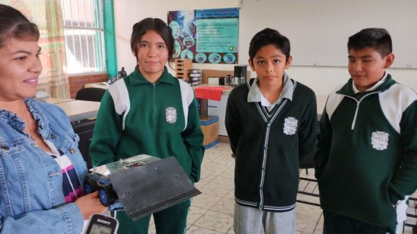 Alumnos de secundaria de Salamanca ganan Concurso de Robótica contra equipos de prepa