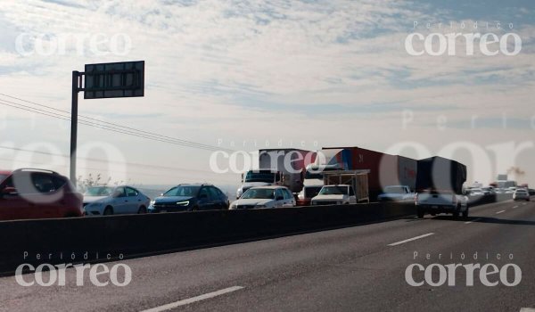 ¿Qué pasó en la carretera Irapuato-León? Choque desata caos por horas