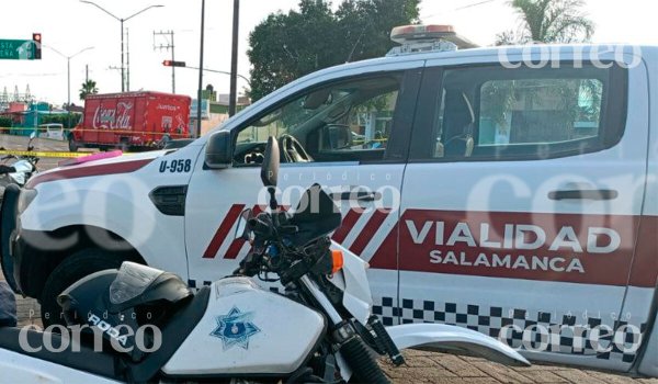 Mujer choca en su moto sobre el bulevar Clouthier de Salamanca y muere