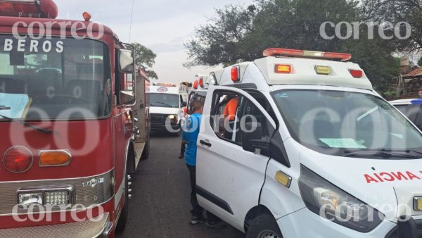 Aparatoso choque en la carretera Cuerámaro-Irapuato deja nueve personas lesionadas