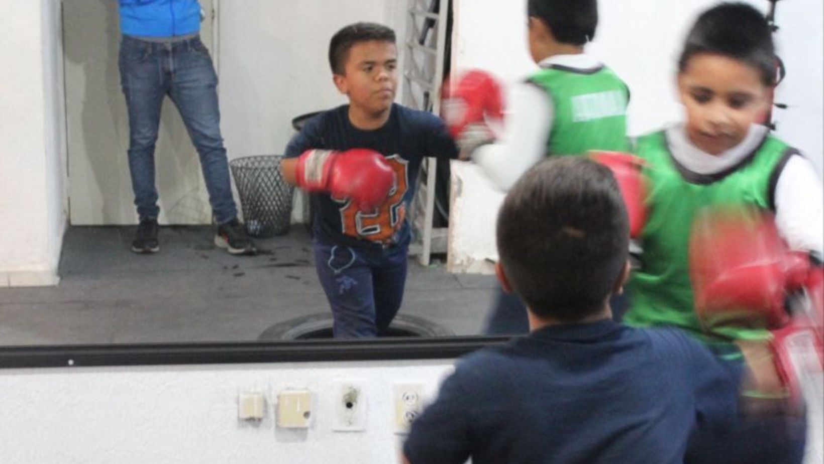 ¿Cómo una cochera en Santa Julia de León se convirtió en la cuna de nuevos boxeadores?