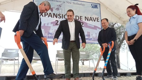 SJM Flex Invierte 1.2 mdd en nueva planta automotriz en Guanajuato; coloca primera piedra 