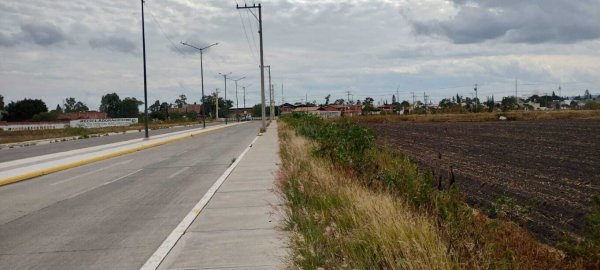 ¿Huachicoleo? Vecinos de Valle Dorado en Salamanca denuncian fuerte olor a gasolina 