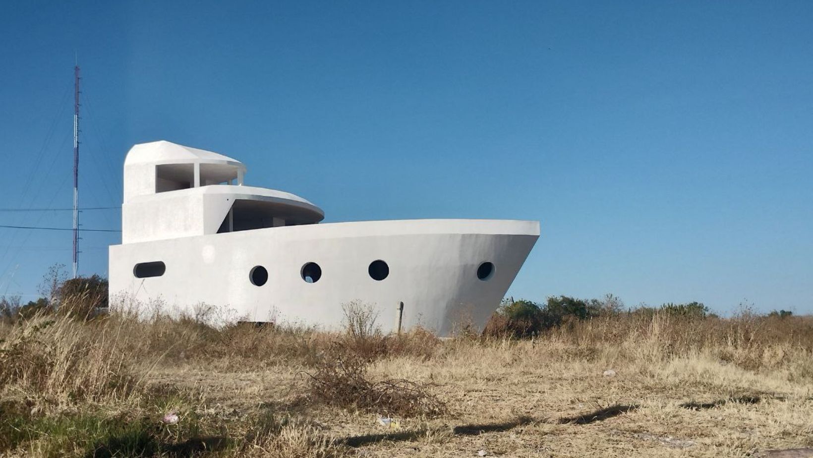 Chulo de Mar, el restaurante en forma de barco conquista el mirador del Mariano Escobedo en León