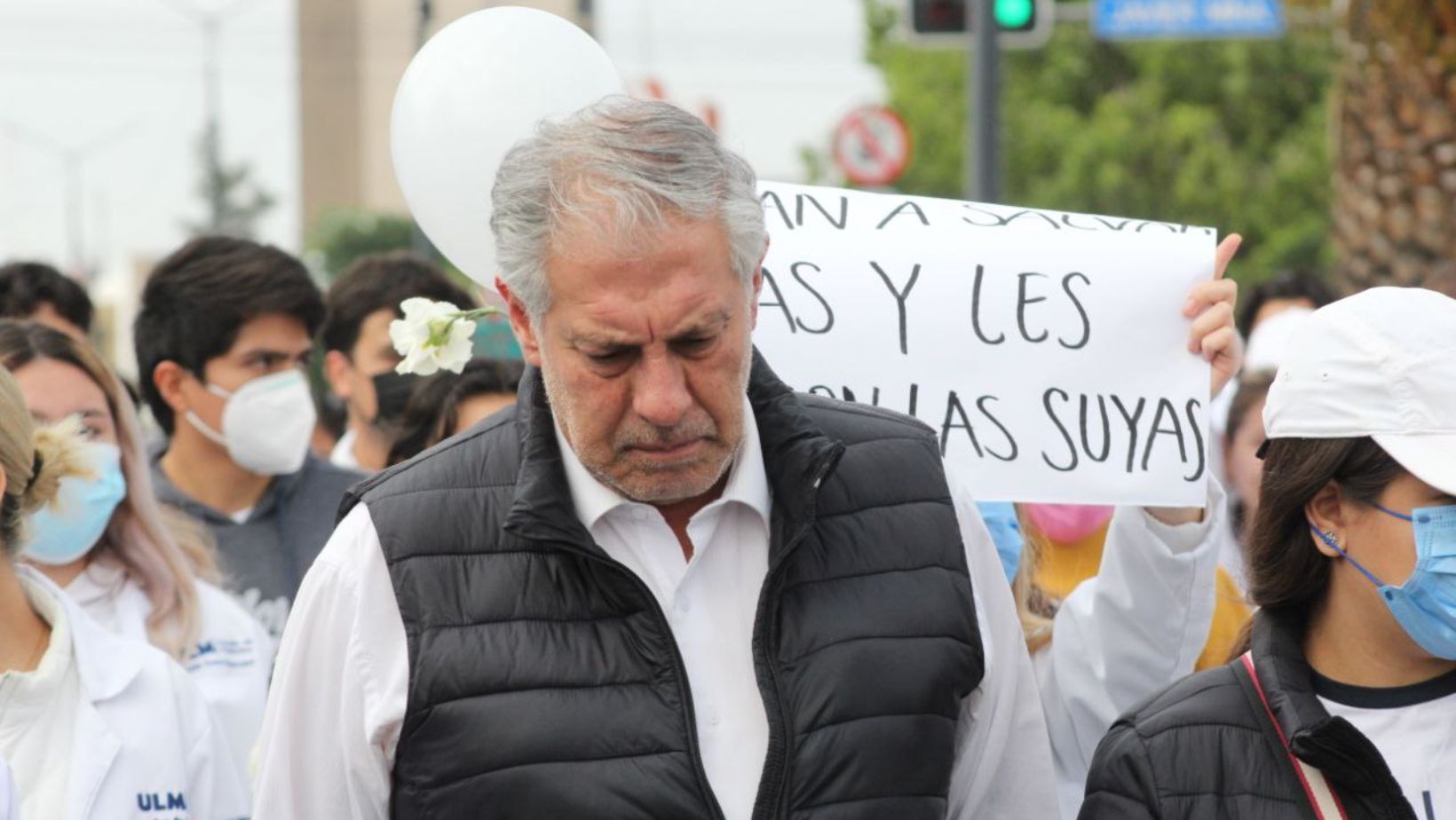 Padre de estudiantes de medicina asesinados en Celaya exige disculpas de AMLO por revictimización