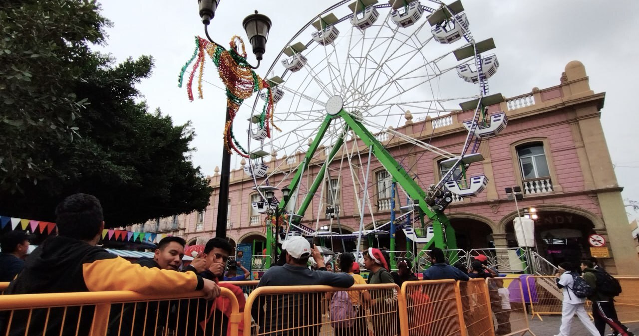 Una rueda gigante y un carrusel retro sorprenden en Celaya por las Fiestas Decembrinas 2023