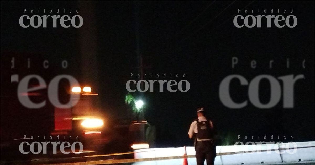 Muere hombre arrollado en la autopista Apaseo el Grande- Querétaro 