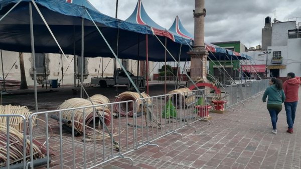 Apaseo el Grande celebra Navidad y Bicentenario con pista de hielo gratis