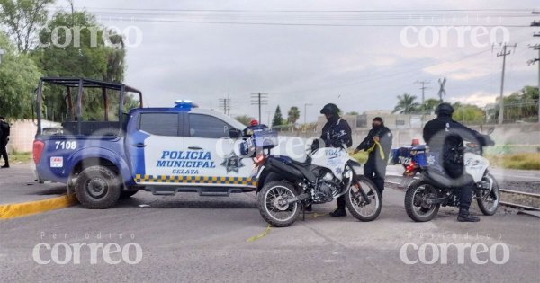 Pareja que iba en motocicleta muere tras caer del Puente Anenecuilco en Celaya