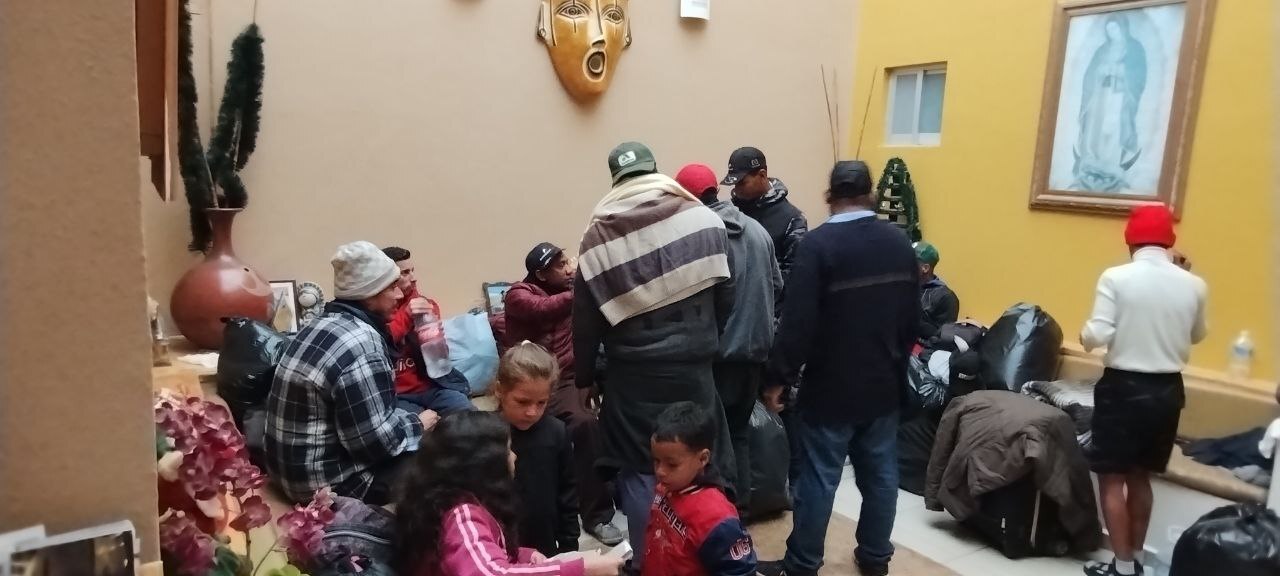 Migrantes se quedan varados en Salamanca por mal clima en Guanajuato; así puedes apoyarlos